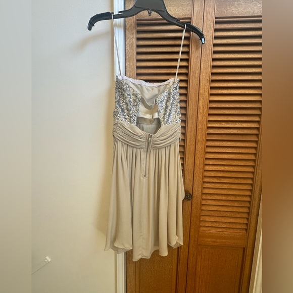 Alice + Olivia Womens Dress Size 2 Silver Taupe Sequined Sheath Strapless Short - Picture 9 of 16